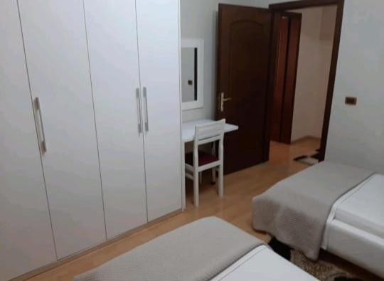 Erina Luxury Apartment  Tirana Exterior foto